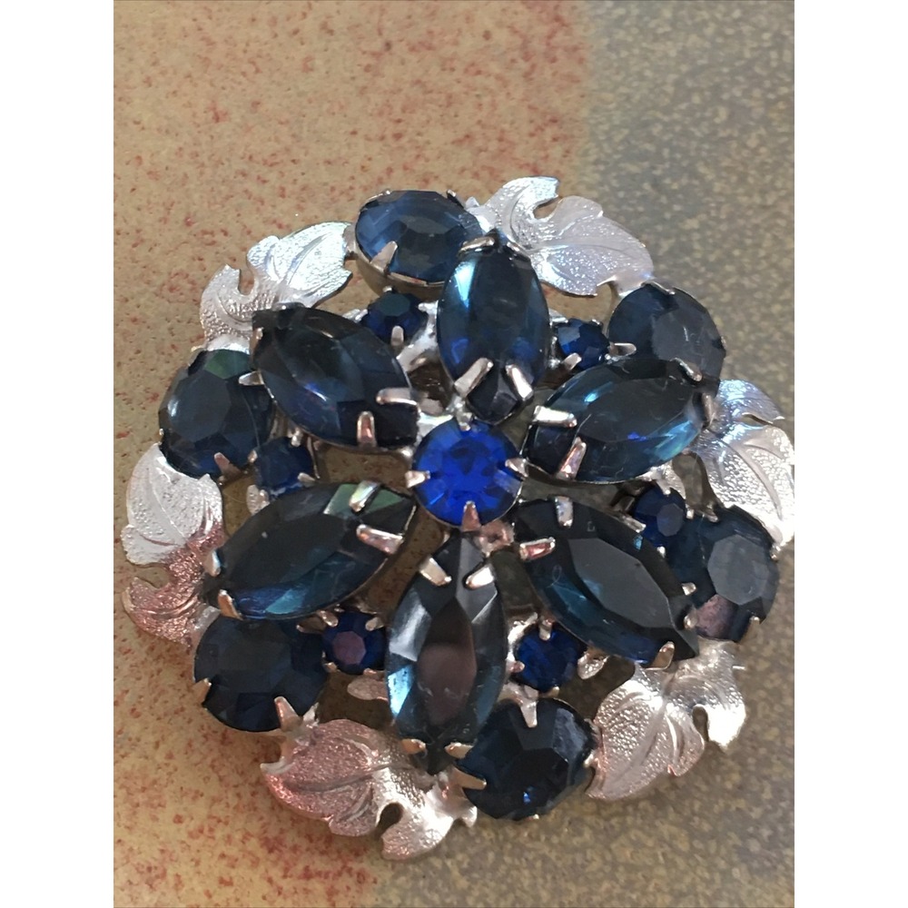 Vintage Multi Color Rhinestone navy blue Brooch Pin D&E Juliana